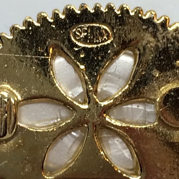 VINTAGE SPHINX PEARL RHINESTONE GOLD TONE OVAL LARGE CLIP ON STATEMENT EARRINGS - Picture 16 of 16